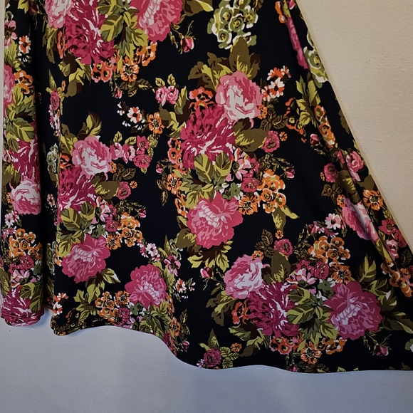 LulaRoe women's pencil skirt! size medium - Picture 4 of 8